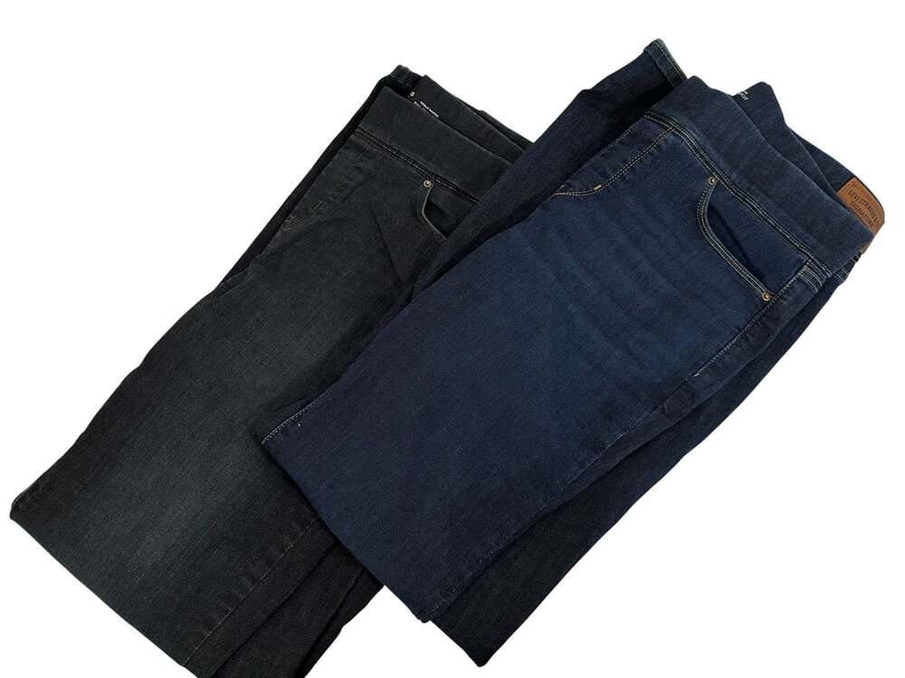 Levi Strauss & Co. Signature Gold Totally Shaping Pull-On Bootcut Jeans 32x34 bu
